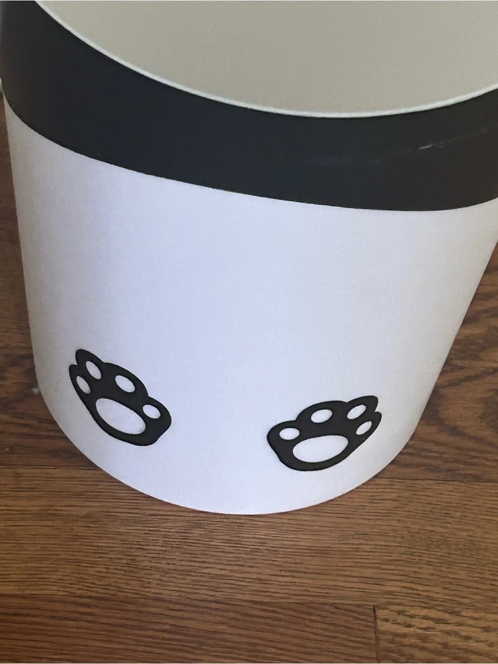 Two-Tone Paw-Accent Waste Bin — White and Black